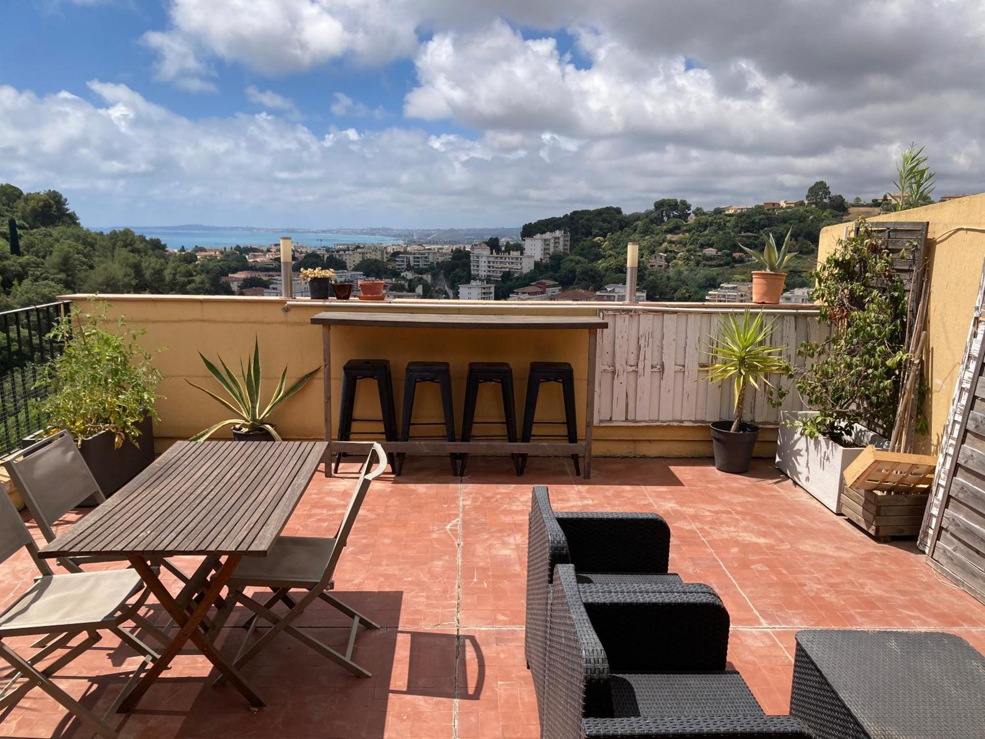 T2 Traversant Avec Une Grande Terrasse Et Piscine Cagnes-sur-Mer Buitenkant foto