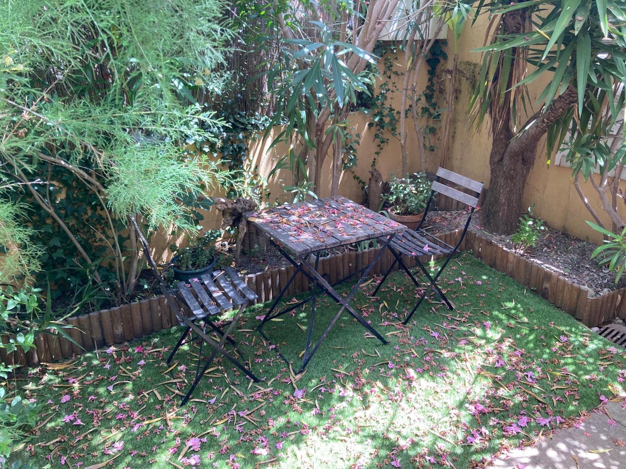 T2 Traversant Avec Une Grande Terrasse Et Piscine Cagnes-sur-Mer Buitenkant foto